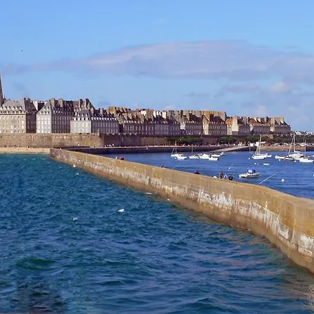 Logis Maison Vauban - St Malo 2* Saint-Malo